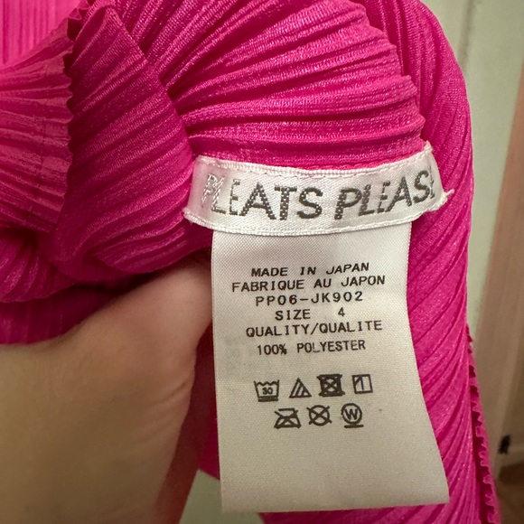 PLEATS PLEASE ISSEY MIYAKE PLEATS BASICS SLEEVELESS TOP - Picture 6 of 7
